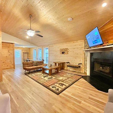 Lazy Bear Cabin Сивиървил Екстериор снимка