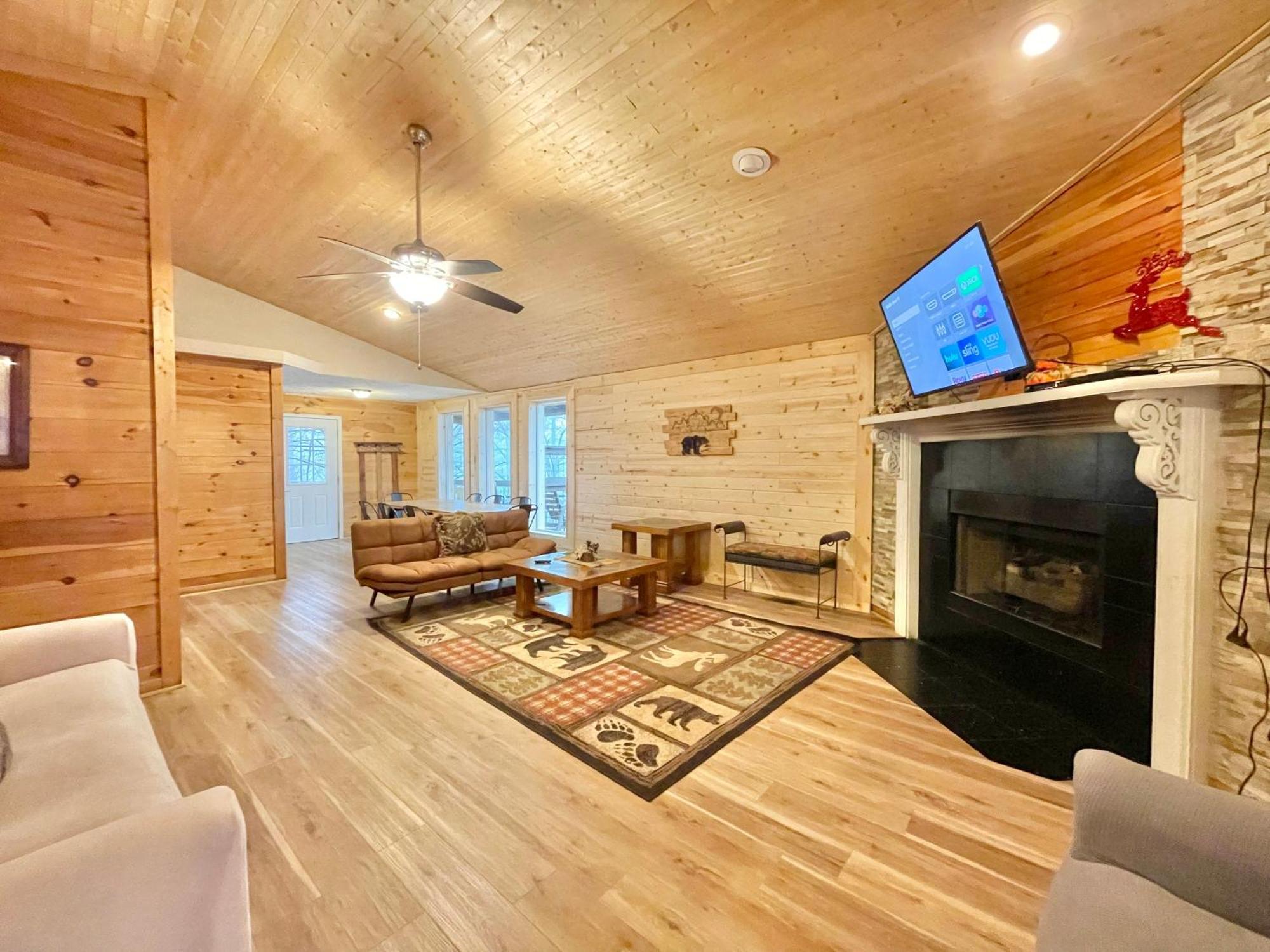 Lazy Bear Cabin Сивиървил Екстериор снимка