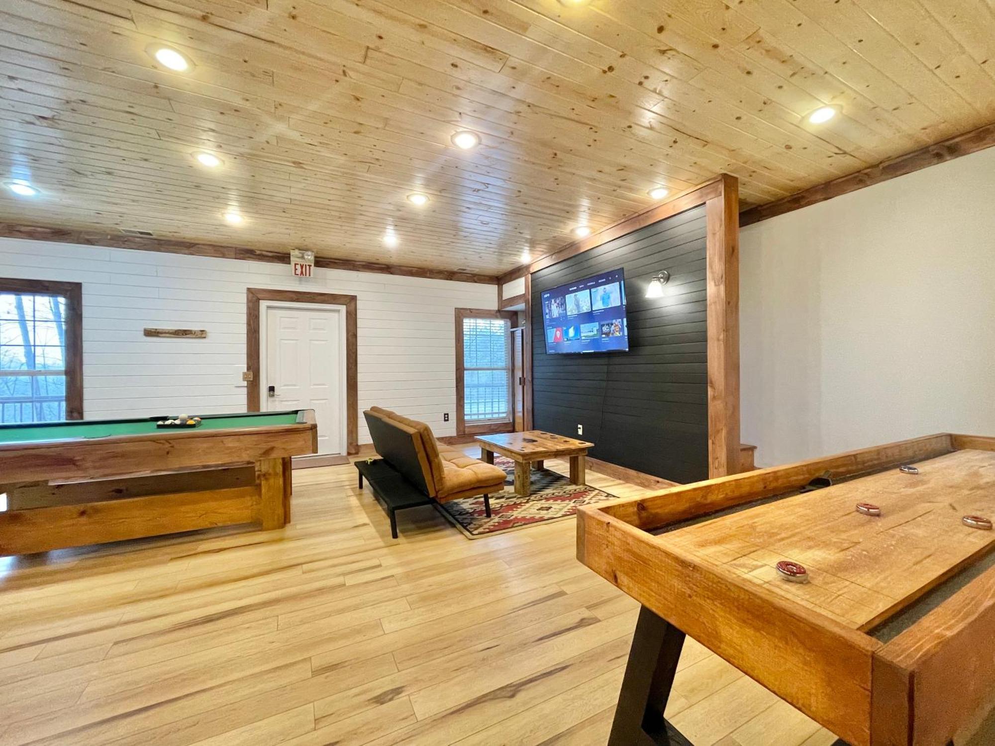 Lazy Bear Cabin Сивиървил Екстериор снимка