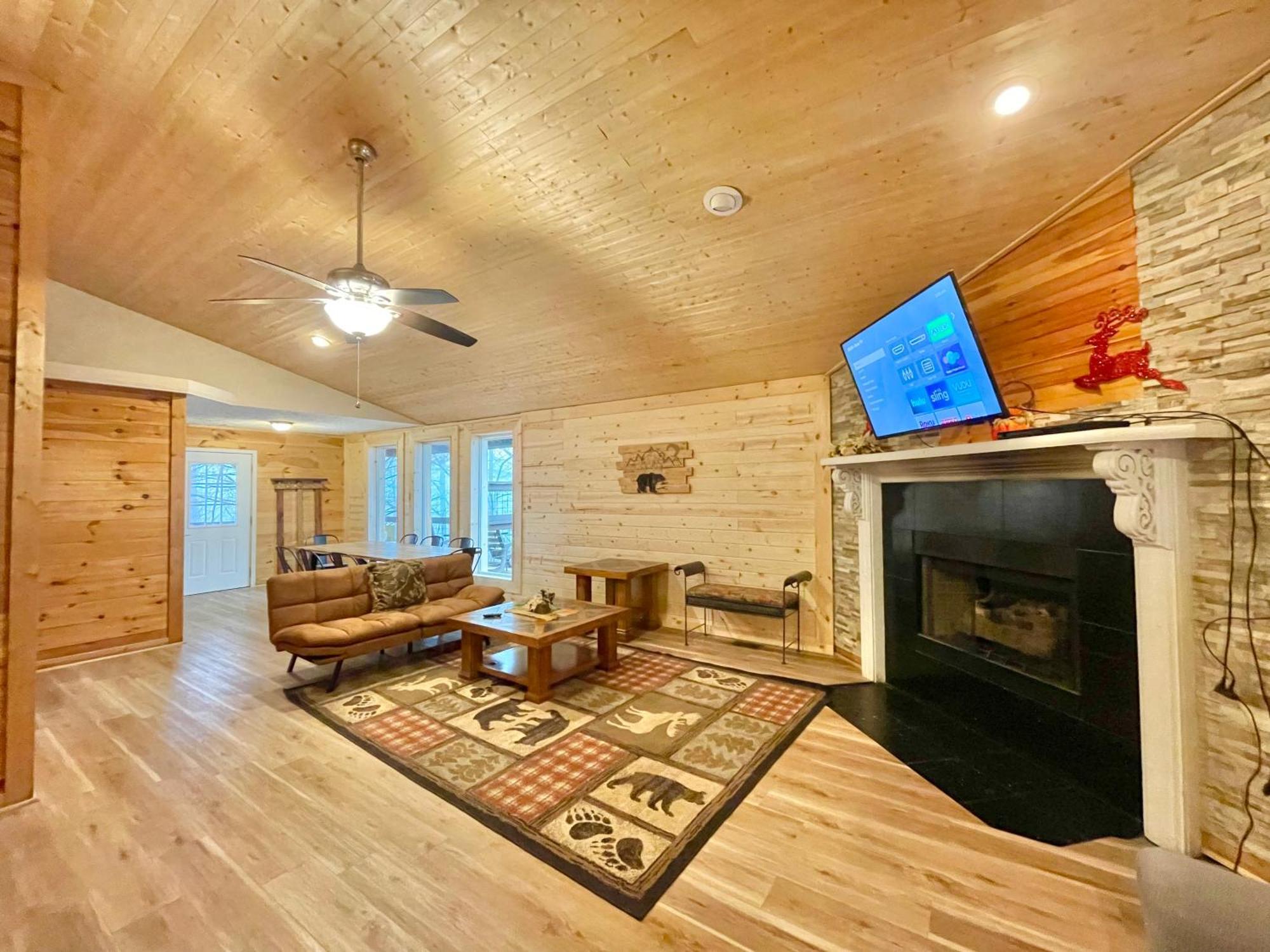Lazy Bear Cabin Сивиървил Екстериор снимка