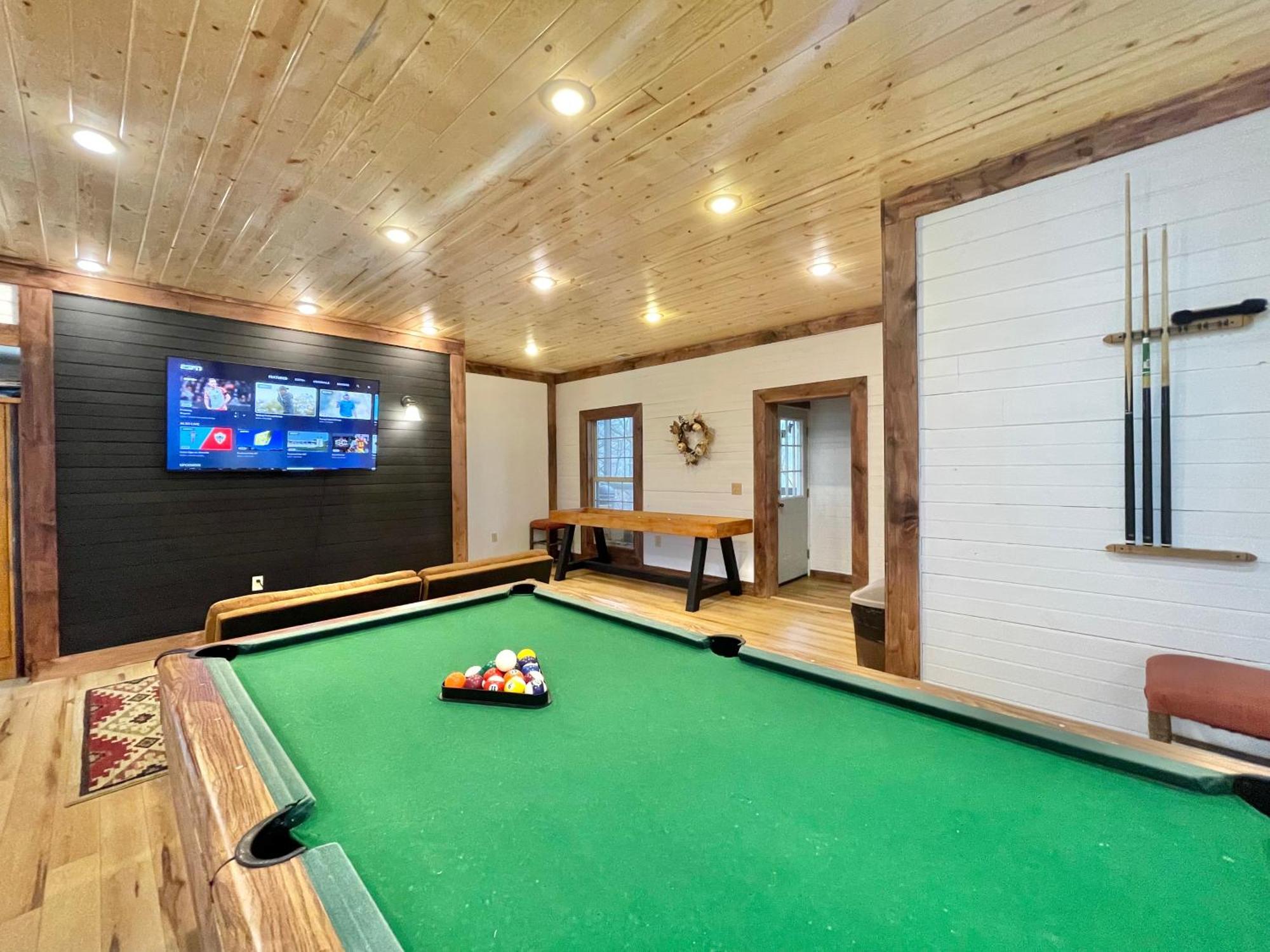 Lazy Bear Cabin Сивиървил Екстериор снимка