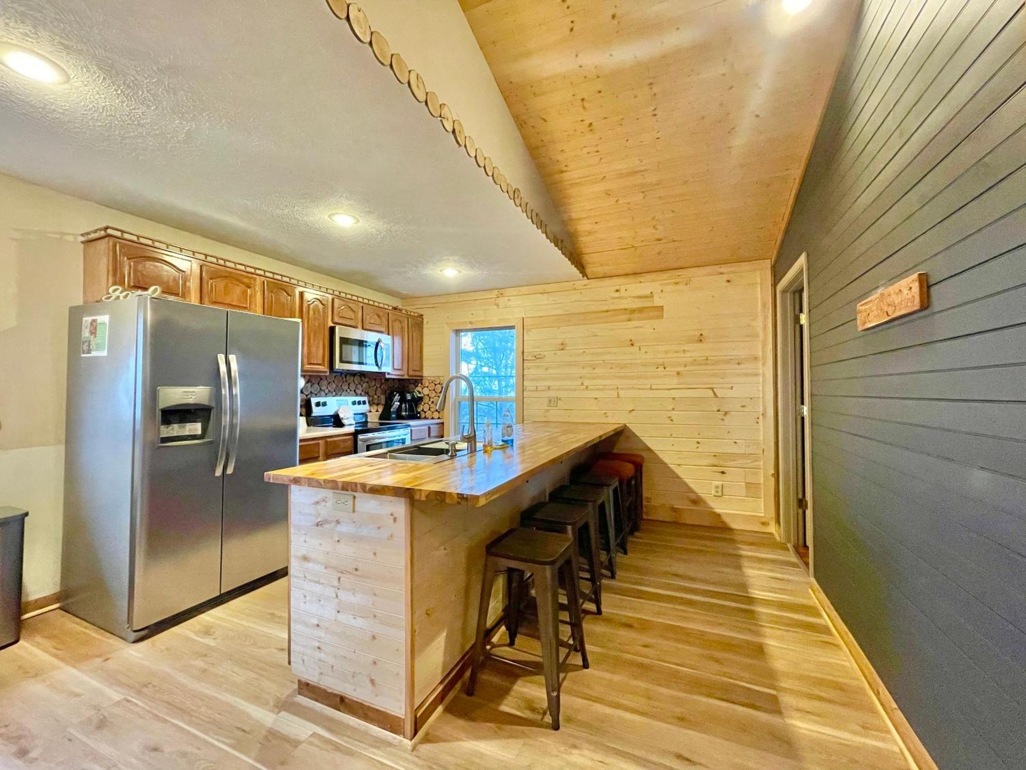 Lazy Bear Cabin Сивиървил Екстериор снимка