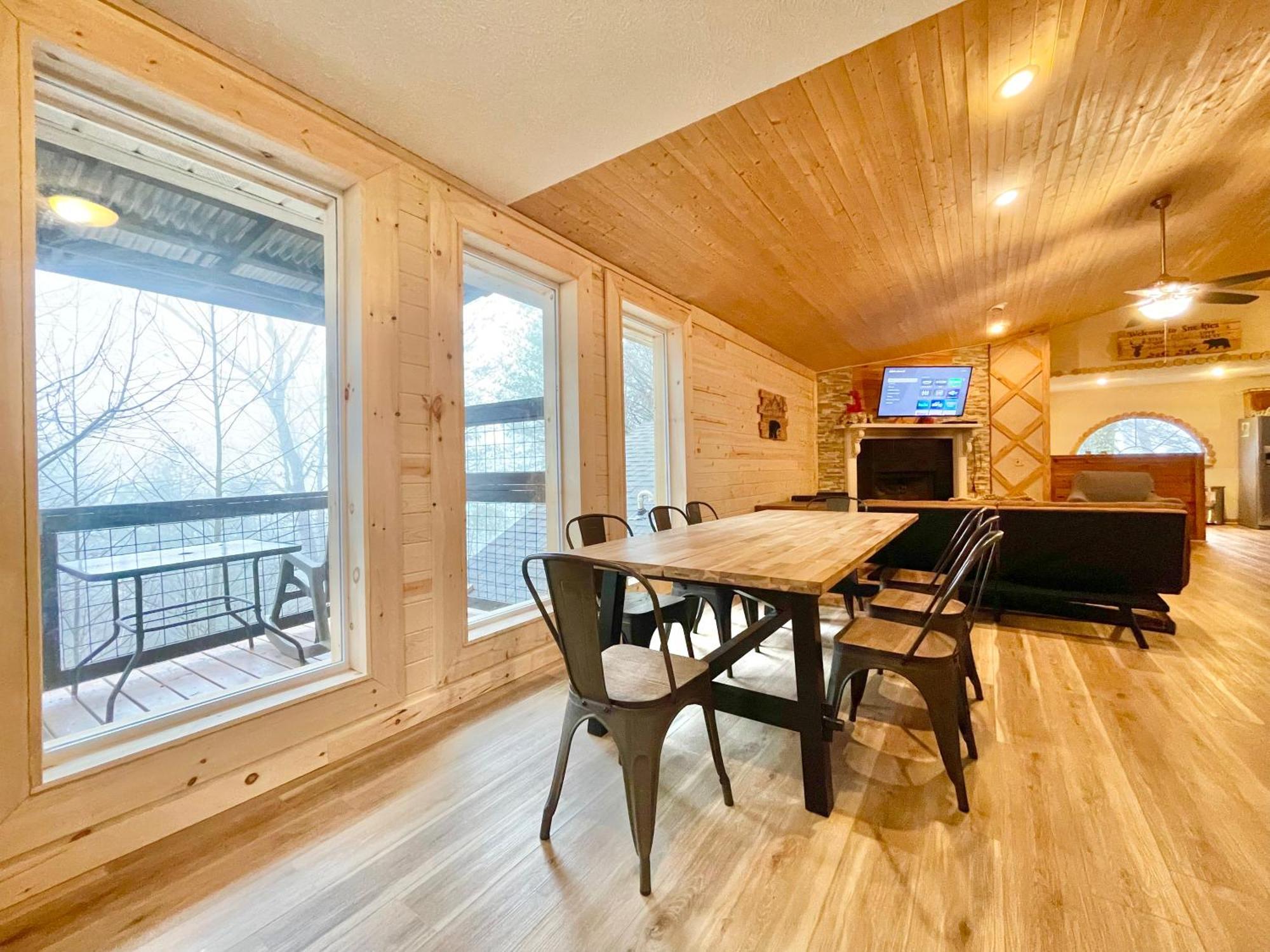 Lazy Bear Cabin Сивиървил Екстериор снимка
