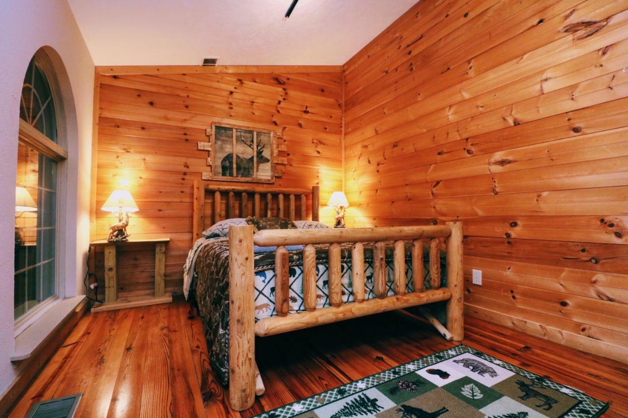 Lazy Bear Cabin Сивиървил Екстериор снимка