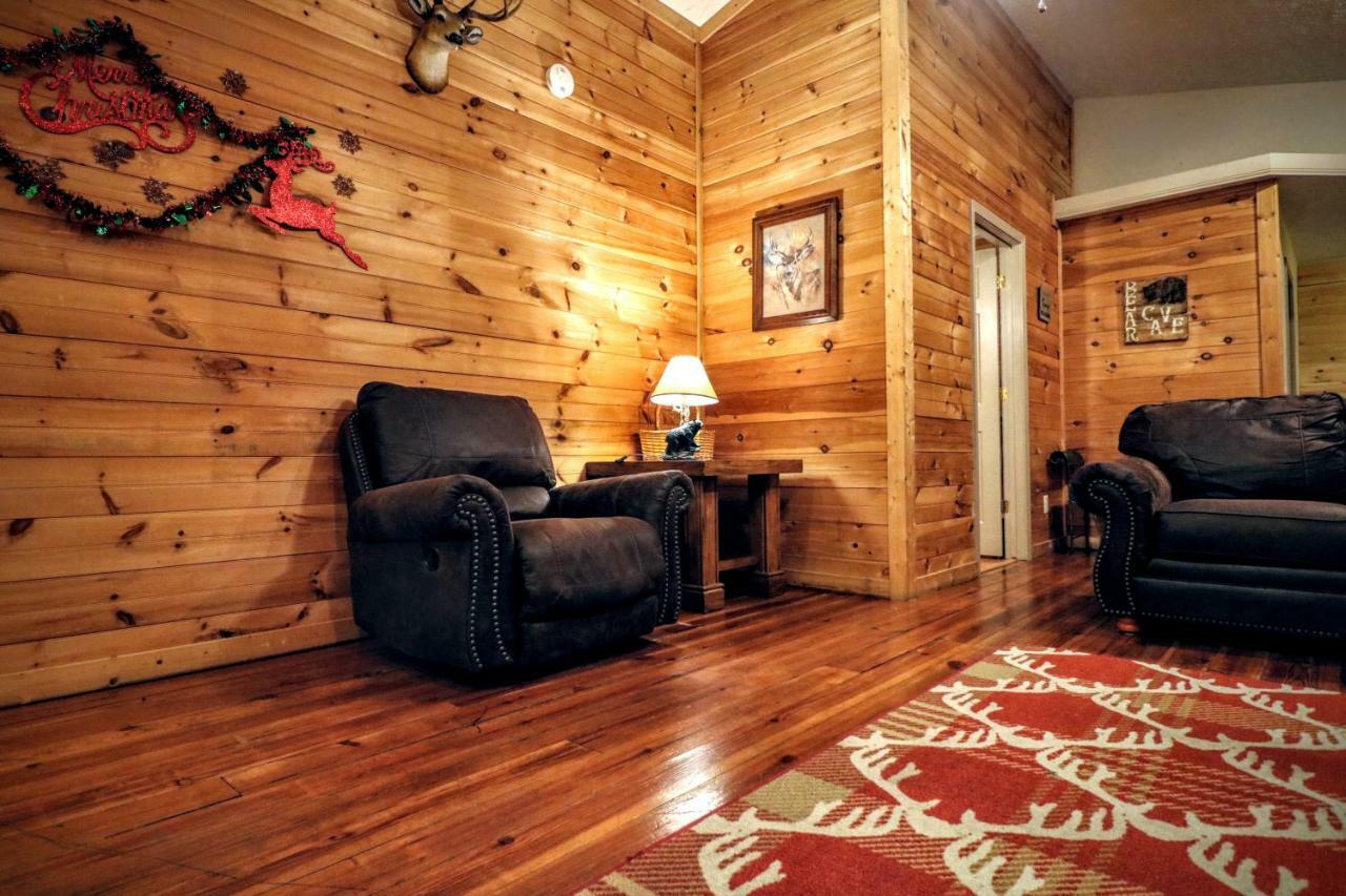 Lazy Bear Cabin Сивиървил Екстериор снимка