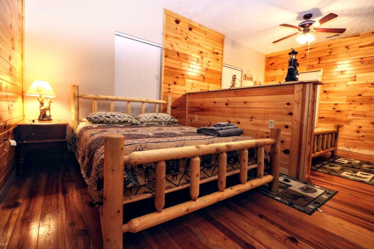 Lazy Bear Cabin Сивиървил Екстериор снимка